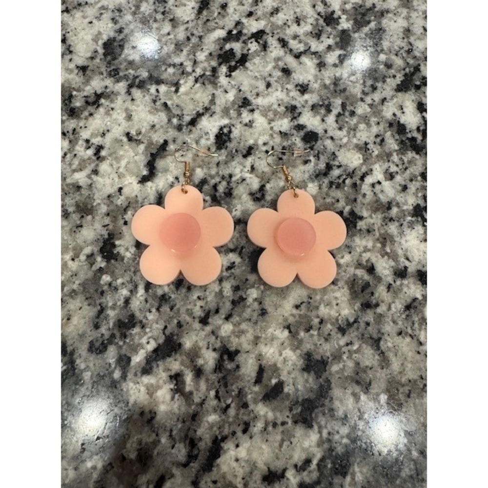 Cute Flower‎ Earrings Dangle Drop Peach Pink Acrylic Fun Statement Jewelry